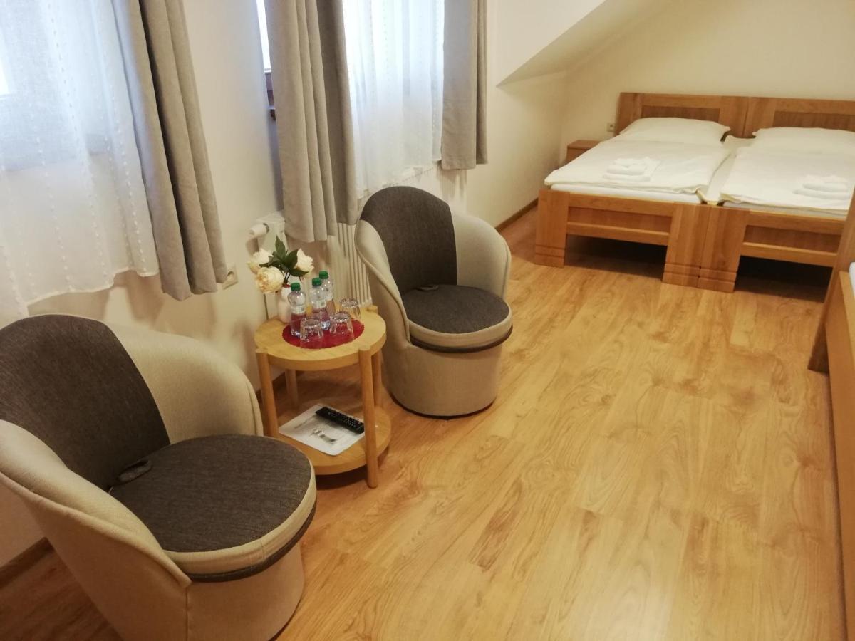 Penzion Pod Tureckom 호텔 Trenčianske Bohuslavice 외부 사진